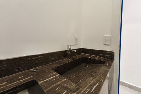 Casa à venda com 122m², 2 quartos e 4 vagas Casa à venda com 122m², 2 quartos e 4 vagasBanheiro Social