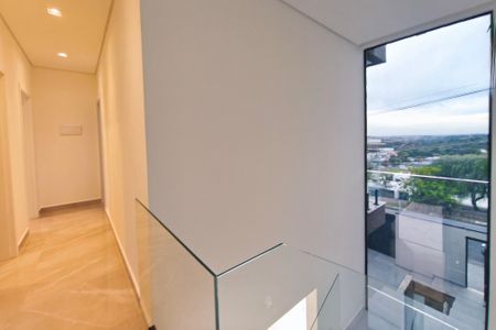 Casa à venda com 122m², 2 quartos e 4 vagas Casa à venda com 122m², 2 quartos e 4 vagasCorredor - Quartos