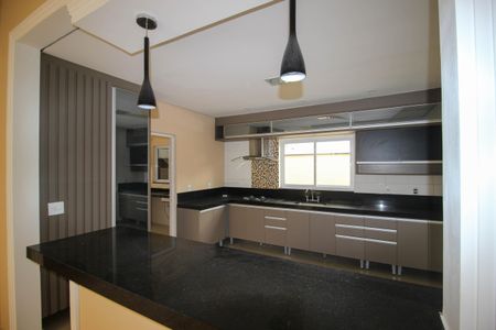 Casa de condomínio para alugar com 250m², 3 quartos e 4 vagas Casa de condomínio para alugar com 250m², 3 quartos e 4 vagasCozinha