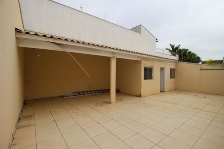 Casa de condomínio para alugar com 250m², 3 quartos e 4 vagas Casa de condomínio para alugar com 250m², 3 quartos e 4 vagasQuintal