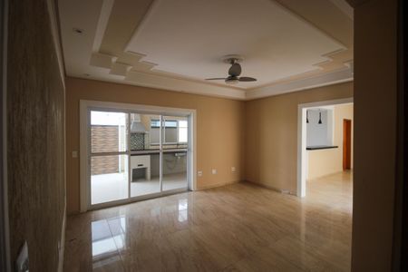 Casa de condomínio para alugar com 250m², 3 quartos e 4 vagas Casa de condomínio para alugar com 250m², 3 quartos e 4 vagasSala de TV