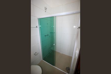 Casa de condomínio para alugar com 250m², 3 quartos e 4 vagas Casa de condomínio para alugar com 250m², 3 quartos e 4 vagasBanheiro da Suíte 3