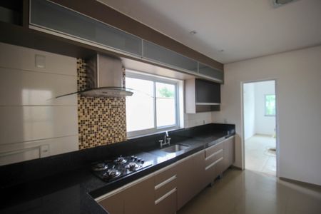 Casa de condomínio para alugar com 250m², 3 quartos e 4 vagas Casa de condomínio para alugar com 250m², 3 quartos e 4 vagasCozinha