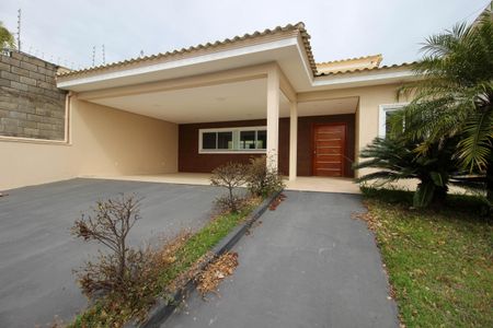 Casa de condomínio para alugar com 250m², 3 quartos e 4 vagas Casa de condomínio para alugar com 250m², 3 quartos e 4 vagasFachada