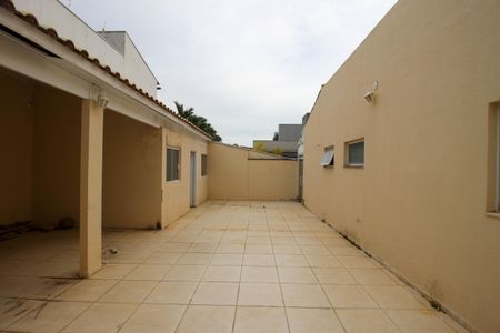 Casa de condomínio para alugar com 250m², 3 quartos e 4 vagas Casa de condomínio para alugar com 250m², 3 quartos e 4 vagasQuintal