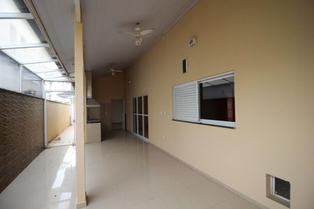 Casa de condomínio para alugar com 250m², 3 quartos e 4 vagas Casa de condomínio para alugar com 250m², 3 quartos e 4 vagasQuintal