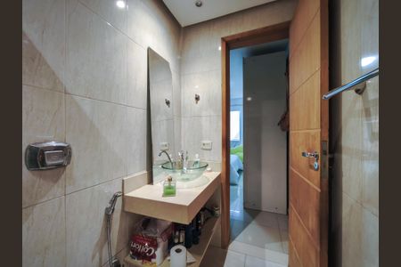 Apartamento à venda com 178m², 3 quartos e 2 vagasBanheiro da Suíte 1