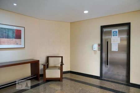 Apartamento à venda com 301m², 3 quartos e 3 vagasHall social