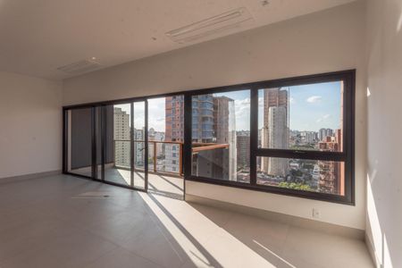 Apartamento à venda com 3 quartos, 170m² em Cambuí, Campinas