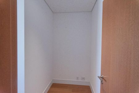 Apartamento à venda com 3 quartos, 170m² em Cambuí, Campinas