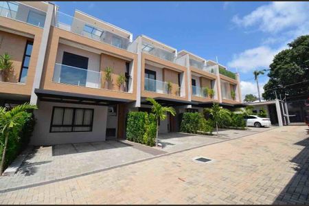 Casa à venda com 100m², 3 quartos e sem vaga