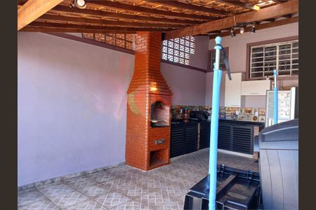 Casa à venda com 158m², 3 quartos e 5 vagas