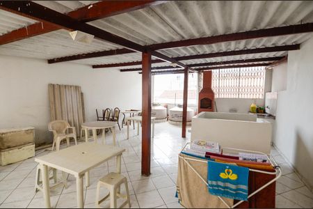 Casa à venda com 120m², 3 quartos e 1 vaga Casa à venda com 120m², 3 quartos e 1 vagaTerraço
