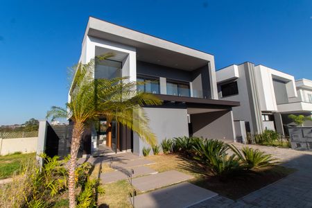 Casa de condomínio à venda com 325m², 5 quartos e 4 vagasFachada