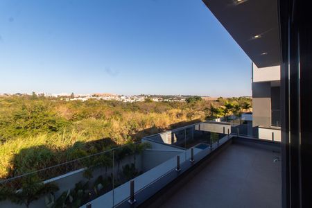 Casa de condomínio à venda com 325m², 5 quartos e 4 vagasSuíte 4