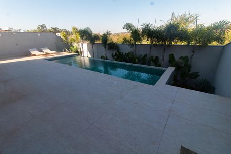 Casa de condomínio à venda com 325m², 5 quartos e 4 vagasÁrea Externa