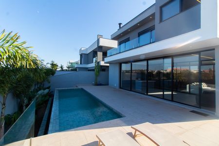 Casa de condomínio à venda com 325m², 5 quartos e 4 vagasÁrea Externa