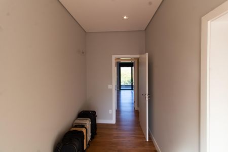 Casa de condomínio à venda com 325m², 5 quartos e 4 vagasSuíte 2