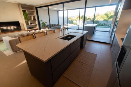 Casa de condomínio à venda com 325m², 5 quartos e 4 vagasCOZINHA