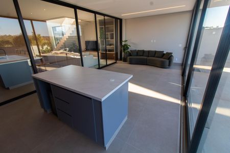 Casa de condomínio à venda com 325m², 5 quartos e 4 vagasÁrea Gourmet