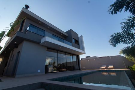 Casa de condomínio à venda com 325m², 5 quartos e 4 vagasÁrea Externa