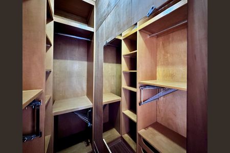 Apartamento para alugar com 75m², 3 quartos e 2 vagas Apartamento para alugar com 75m², 3 quartos e 2 vagasCloset Quarto 2