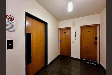 Apartamento para alugar com 75m², 3 quartos e 2 vagas Apartamento para alugar com 75m², 3 quartos e 2 vagasHall Apartamento