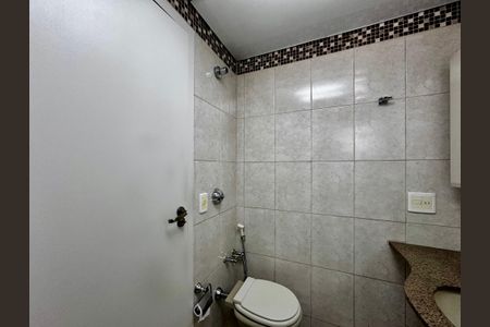 Apartamento para alugar com 75m², 3 quartos e 2 vagas Apartamento para alugar com 75m², 3 quartos e 2 vagasBanheiro