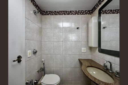 Apartamento para alugar com 75m², 3 quartos e 2 vagas Apartamento para alugar com 75m², 3 quartos e 2 vagasBanheiro
