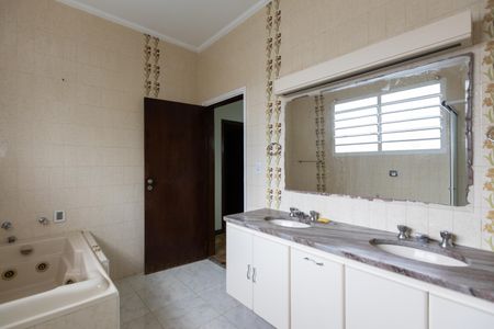 Casa à venda com 500m², 6 quartos e 8 vagas Casa à venda com 500m², 6 quartos e 8 vagasBanheiro Social