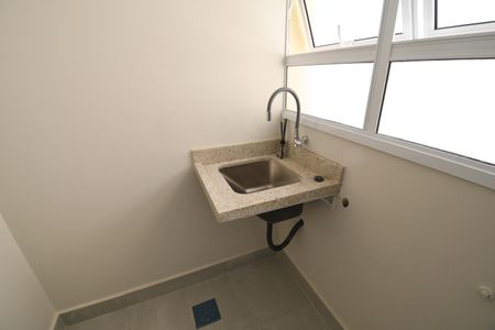 Apartamento à venda com 143m², 2 quartos e 1 vagaÁrea de Serviço