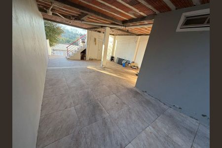 Casa à venda com 60m², 2 quartos e 2 vagas Casa à venda com 60m², 2 quartos e 2 vagasGaragem