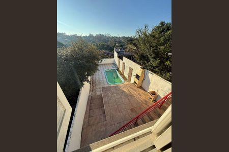 Casa à venda com 60m², 2 quartos e 2 vagas Casa à venda com 60m², 2 quartos e 2 vagasPiscina