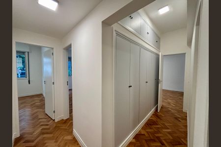 Apartamento à venda com 165m², 3 quartos e 1 vaga Apartamento à venda com 165m², 3 quartos e 1 vagaCorredor