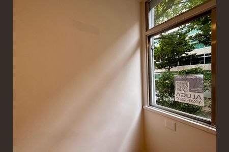 Apartamento à venda com 165m², 3 quartos e 1 vaga Apartamento à venda com 165m², 3 quartos e 1 vagaPlaca