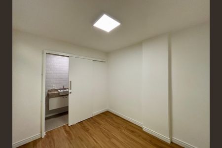 Apartamento à venda com 165m², 3 quartos e 1 vaga Apartamento à venda com 165m², 3 quartos e 1 vagaQuarto de Serviço