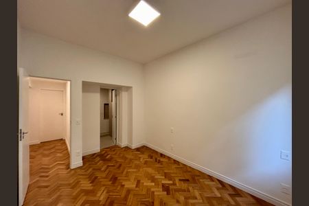 Apartamento à venda com 165m², 3 quartos e 1 vaga Apartamento à venda com 165m², 3 quartos e 1 vagaSuíte