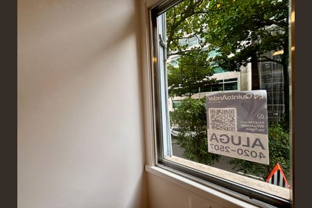 Apartamento à venda com 165m², 3 quartos e 1 vaga Apartamento à venda com 165m², 3 quartos e 1 vagaPlaca