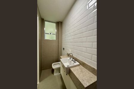 Apartamento à venda com 165m², 3 quartos e 1 vaga Apartamento à venda com 165m², 3 quartos e 1 vagaBanheiro de Serviço