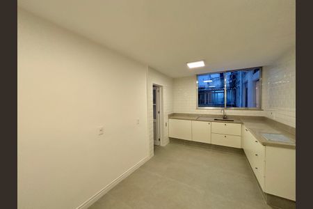 Apartamento à venda com 165m², 3 quartos e 1 vaga Apartamento à venda com 165m², 3 quartos e 1 vagaCozinha