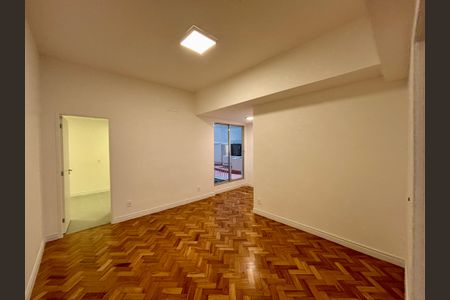 Apartamento à venda com 165m², 3 quartos e 1 vaga Apartamento à venda com 165m², 3 quartos e 1 vagaSala de Jantar