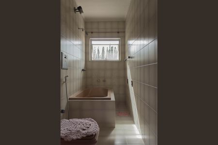 Casa à venda com 420m², 3 quartos e 3 vagasBanheiro da Suíte 