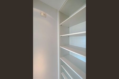 Apartamento à venda com 75m², 1 quarto e 2 vagasCloset da suíte