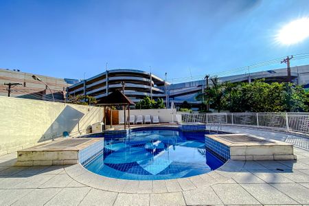Apartamento à venda com 75m², 1 quarto e 2 vagasÁrea comum - Piscina