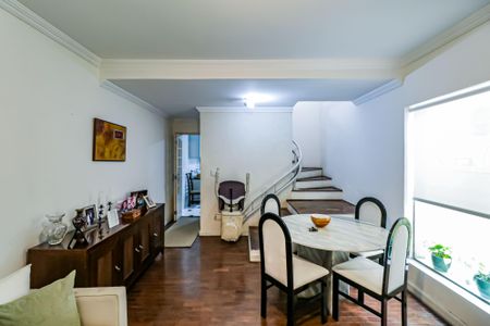 Casa à venda com 198m², 3 quartos e 2 vagas Casa à venda com 198m², 3 quartos e 2 vagasSala