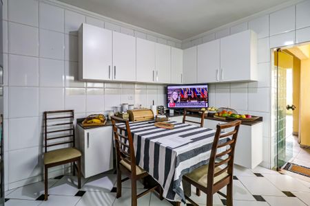 Casa à venda com 198m², 3 quartos e 2 vagas Casa à venda com 198m², 3 quartos e 2 vagasCozinha