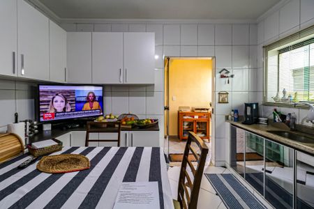 Casa à venda com 198m², 3 quartos e 2 vagas Casa à venda com 198m², 3 quartos e 2 vagasCozinha
