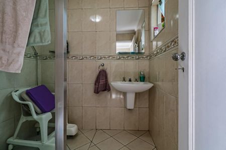 Casa à venda com 198m², 3 quartos e 2 vagas Casa à venda com 198m², 3 quartos e 2 vagasSuíte 02 - Banheiro