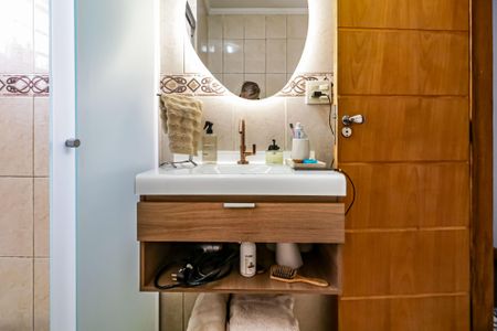 Casa à venda com 198m², 3 quartos e 2 vagas Casa à venda com 198m², 3 quartos e 2 vagasSuíte 01 - Banheiro