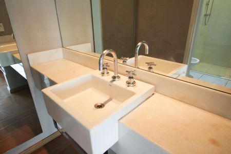 Apartamento para alugar com 110m², 2 quartos e 2 vagas Apartamento para alugar com 110m², 2 quartos e 2 vagasBanheiro da Suíte 1